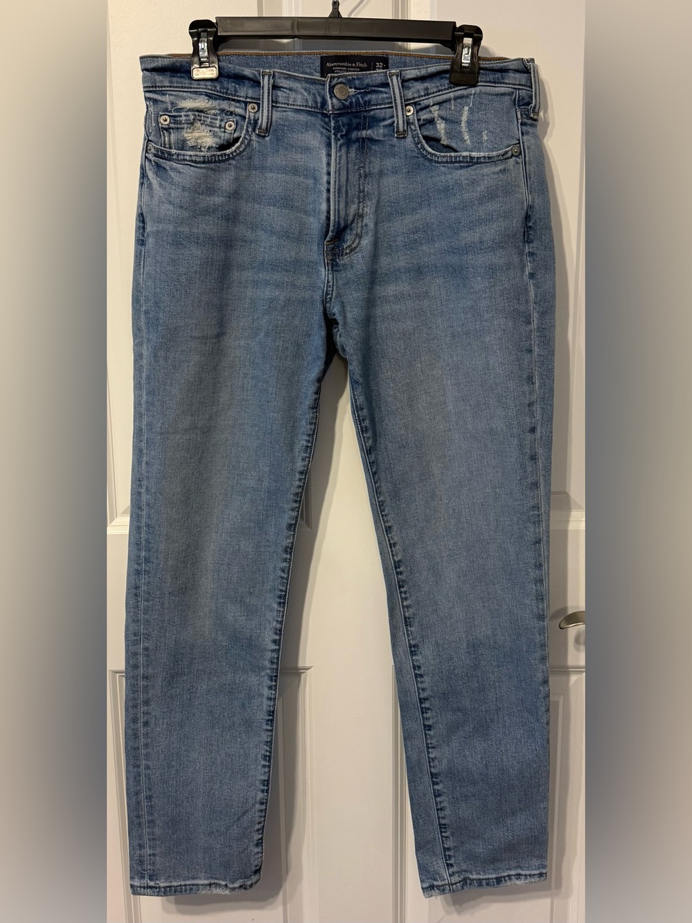 NWOT - Abercrombie & Fitch Skinny Distressed Jeans in Light Blue Wash